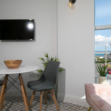 Seabreeze 3 - Seaview & Parking Lägenhet St Ives Exteriör bild
